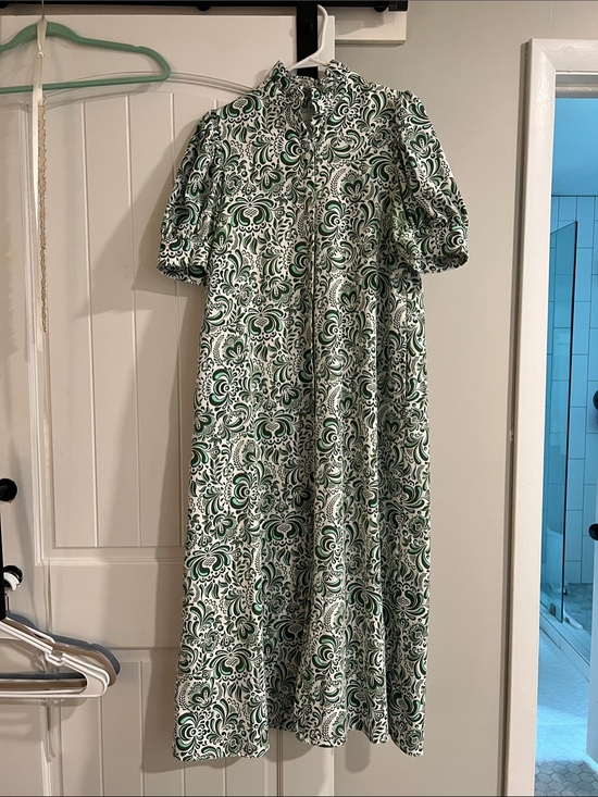 Hyacinth House Dresses & Skirts - Green and White Floral Maxi Dress with Puff Sleeves
